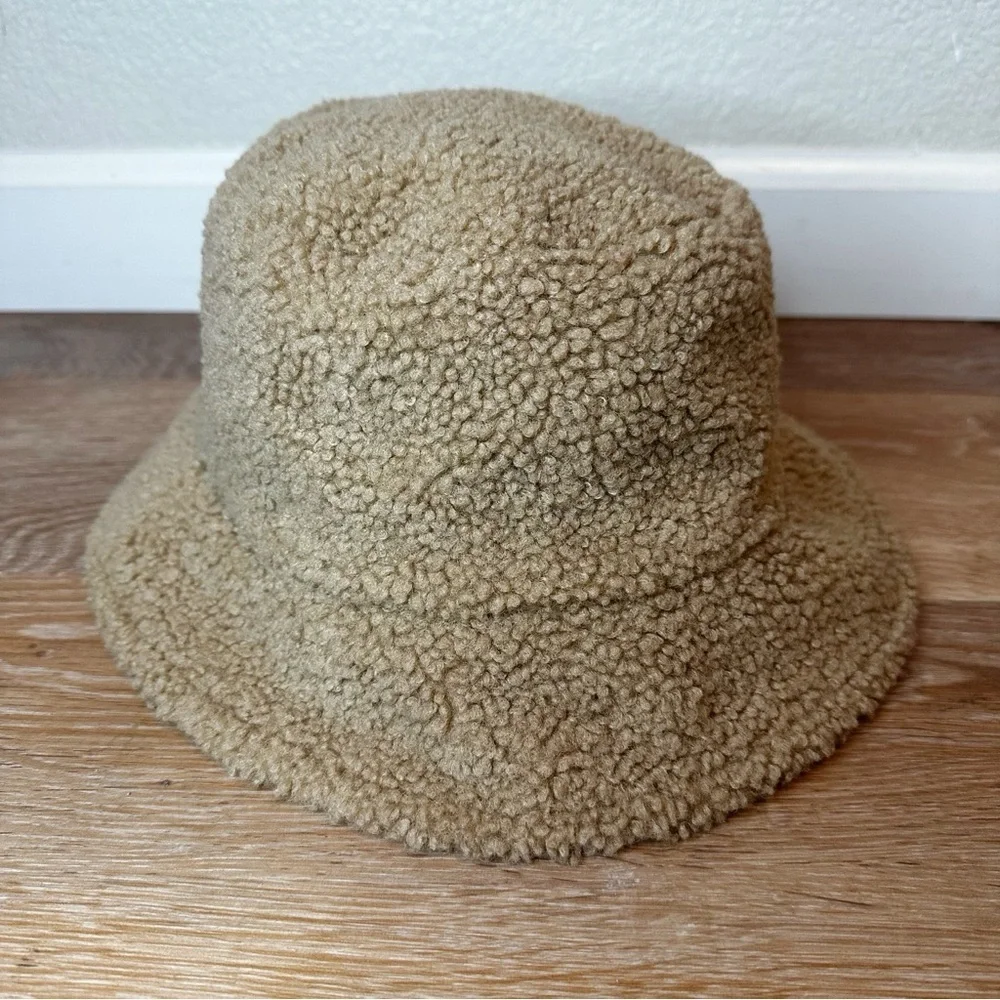 Uniqlo Women's Faux-Sherling Bucket Hat, OS